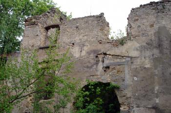 Nádvorní fasáda jednoho z renesančních křídel ( © Iva Spurná 7.5.2007)