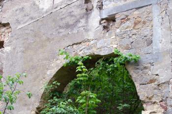 Průjezd do východního křídla zámku ( © Iva Spurná 7.5.2007)