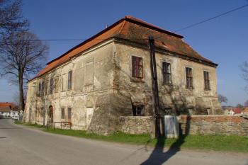 Zámek od jihozápadu (© Lukáš Pechánek, 04/2010)