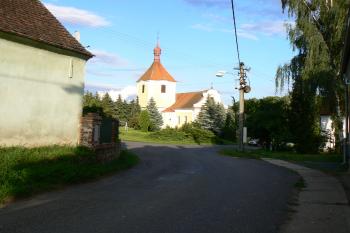 Pohled z ulice od nádraží (© Prudký Martin, 07/2009)