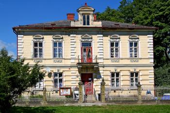 fara (© Pavel Zany Komárek 12. 8. 2012)