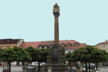 Sloup Nejsvětější Trojice, morový sloup, na náměstí v České Lípě (© Pavel Vítek  09/2021)