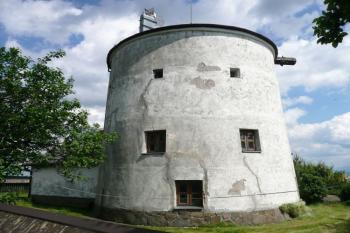 větrný mlýn od západu ( © Jan P. Štěpánek 05/2009)