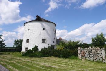 celkový pohled na mlýn od jihovýchodu ( © Jan P. Štěpánek 05/2009)