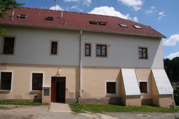 Jižní část západního průčelí ( © Ivan Grisa 05/2009)