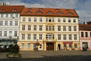 Teplice - dům Zlatý kříž (© Jiří Špaček, 10/2016)