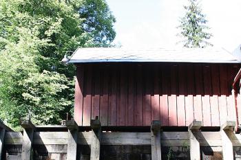 Závěr vantroků u budovy elektrárny ( © Ivan Grisa 07/2007)