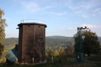 Vodní zámek od západu ( © Ivan Grisa 09/2009)