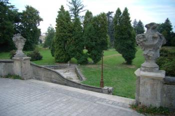 schodiště do zahrady (© Petr Pospíšil, 08/2015)