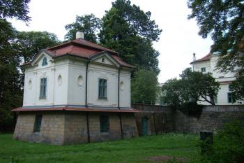 zahradní pavilon (© Petr Pospíšil, 08/2015)