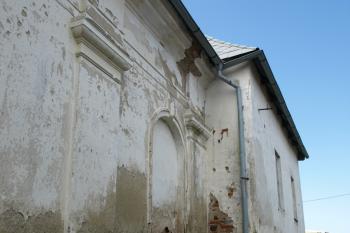 zeď s původní výzdobou ( © Milan Caha 05/2009)