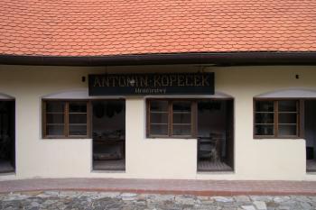 Severní část dvorní fasády ( © Ivan Grisa 08/2005)