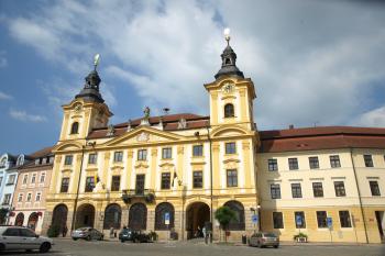 barokní průčelí radnice ( © Milan Caha 05/2009)