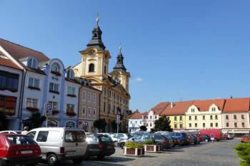 Velké náměstí s budovou radnice (© Jiří Cukr, 08/2009)