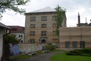 Zámek od západu ( © Ivan Grisa 05/2005)