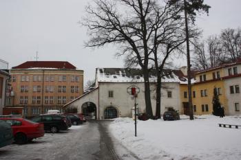 Zámecké nádvoří, pohled k západu ( © Ivan Grisa 01/2010)