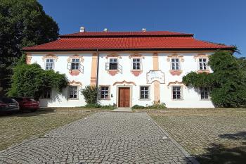 hlavní - jižní průčelí zámku (© Jaroslav Špiroch  08/2026)