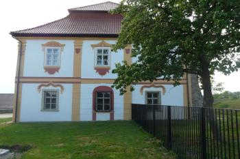 Zámek od východu (© Jaroslav Šefčík, 05/2009)