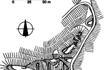 celková dispozice hradu, měřeno pásmem ( © J. Šedivý, D. Rykrová (in Jiří Šedivý: Hrady v údolí Labe mezi Ústím nad Labem a Děčínem, Castellologica bohemica 8, Archeologický ústav AV ČR a Společnost přátel starožitností, Praha 2002))