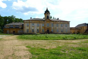 zámek od severu ( © Milan Caha 05/2009)