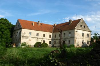 pohled ze severozápadu ( © Milan Caha 05/2009)