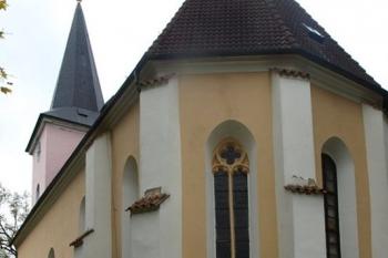presbytář (© Milan Caha 11/2012)