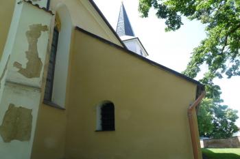 Sakristie severovýchodně od kostela (© Jaroslav Šefčík, 05/2009)