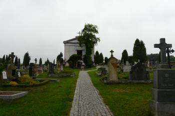 Pohled od parkoviště (© Jaroslav Šefčík, 05/2009)