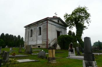 Boční křídlo od západní zdi hřbitova (© Jaroslav Šefčík, 05/2009)