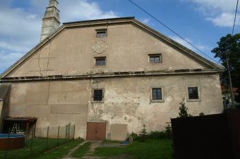 štítové průčelí ( © Milan Caha 06/2010)