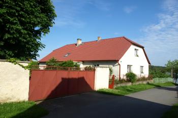 statek na místě zbořené tvrze ( © Milan Caha 06/2009)