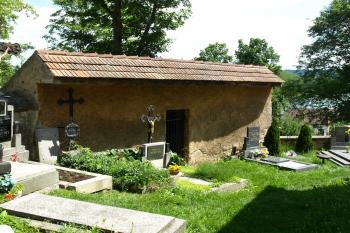 kostnice z roku 1741 ( © Milan Caha 06/2009)