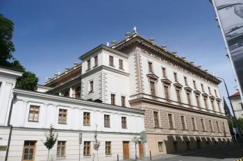 průčelí Besedního domu od jihovýchodu ( © Jan P. Štěpánek 06/2009)