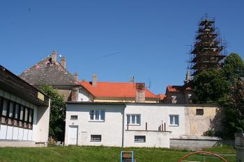 Zámek od západu ( © Ivan Grisa 06/2009)