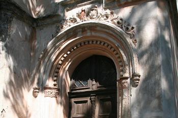 Západní boční portál ( © Ivan Grisa 06/2009)