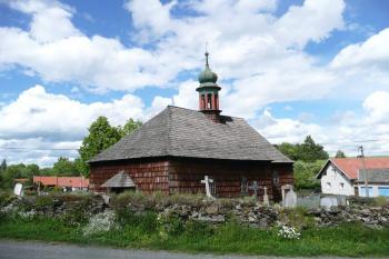 celkový pohled na kostelík a hřbitov od jihozápadu ( © Jan P. Štěpánek 06/2009)