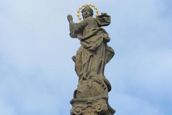 Mariánský sloup na poděbradském náměstí ( © Pavel Vítek 09/2017)
