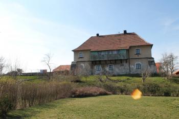 tvrz Dašice (© Vlastislav Mareček, 03/2016)