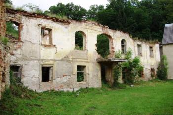 nádvoří (© Dejv Róza, 06/2009)