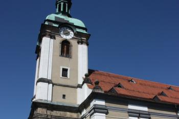 Věž od jihu ( © Ivan Grisa 04/2010)