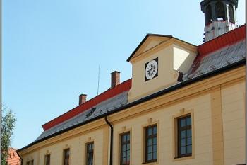 Severní průčelí ( © Petr Turyna 08/2005)
