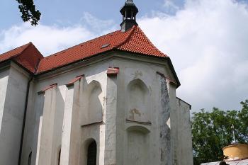 Presbytář od jihu ( © Ivan Grisa 06/2009)