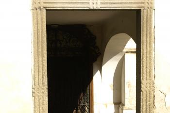 portál předsíně kláštera ( © Milan Caha 07/2009)