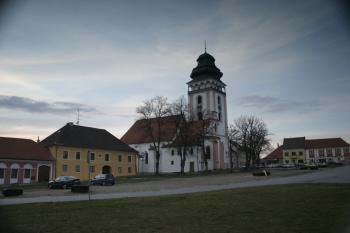 Náměstí (© Václav Tomášek, 04/2009)