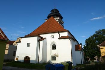 západní průčelí kostela ( © Milan Caha 09/2009)