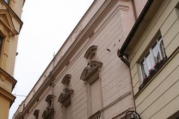 Západní stěna divadla ( © Ivan Grisa 06/2009)