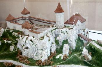 pohled od severozápadu - model z hradní expozice ( © Pavel Zany Komárek 9/5/2004)