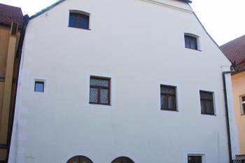 zadní průčelí (© Karel Husák, 10/2009)