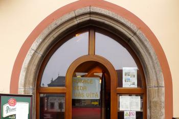 vstupní portál (© Karel Husák, 10/2014)