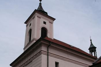 Kostel od jihozápadu ( © Ivan Grisa 06/2009)